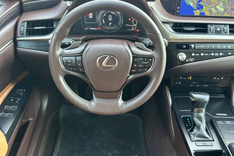 2021 Lexus ES 300h