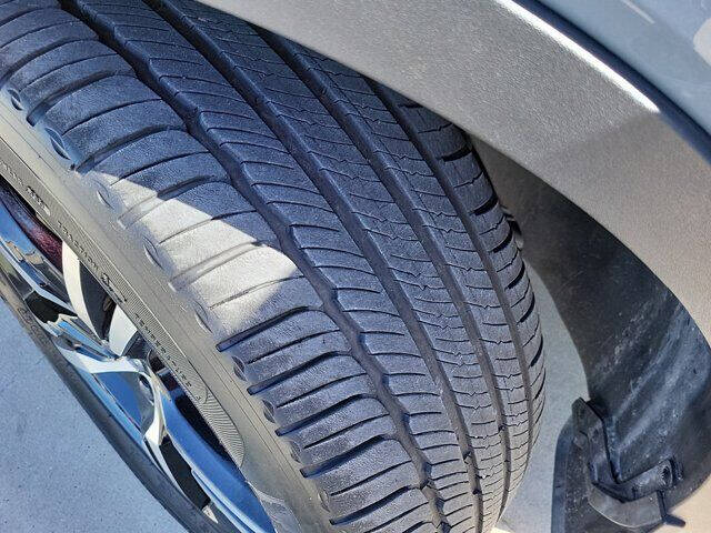 2023 Volvo XC40 B5 Plus Bright Theme