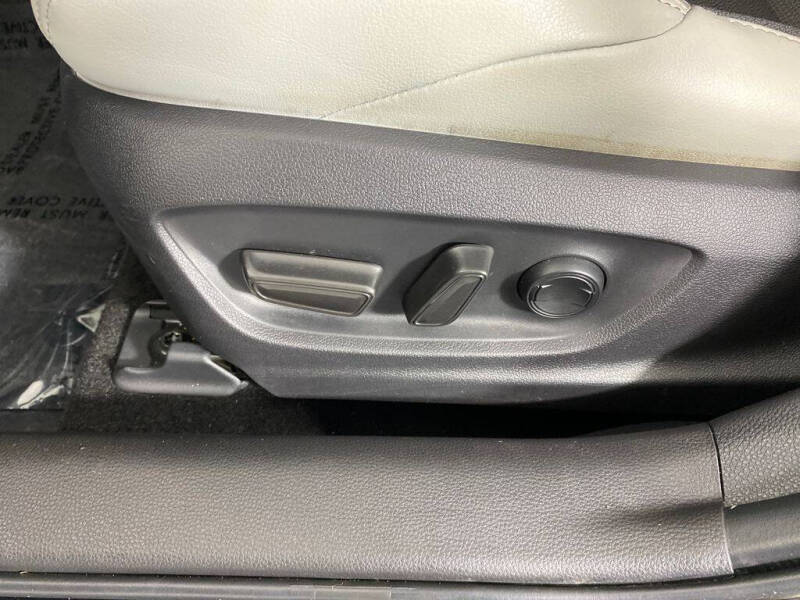 2022 Toyota Corolla Hatchback XSE