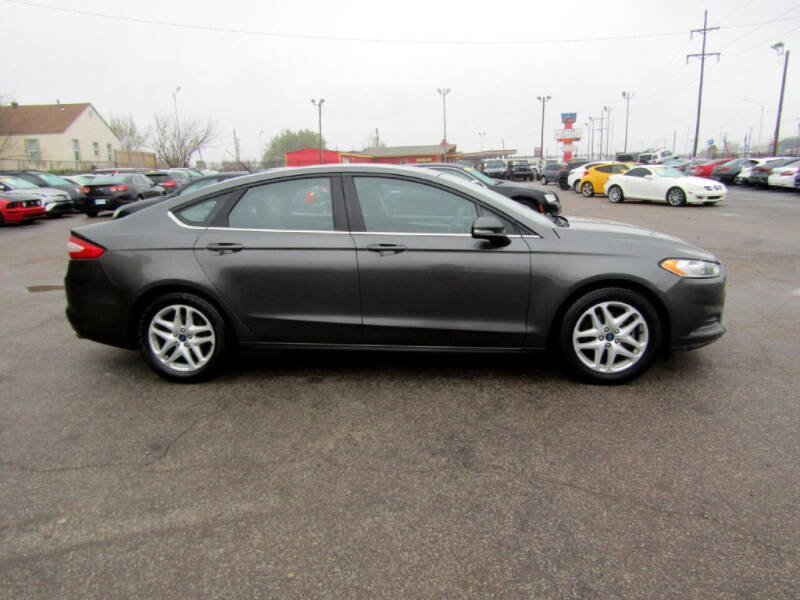 2016 Ford Fusion SE