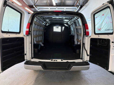 2024 GMC Savana 2500