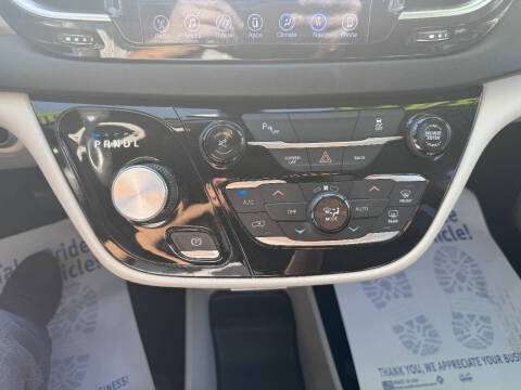 2017 Chrysler Pacifica Touring-L Plus