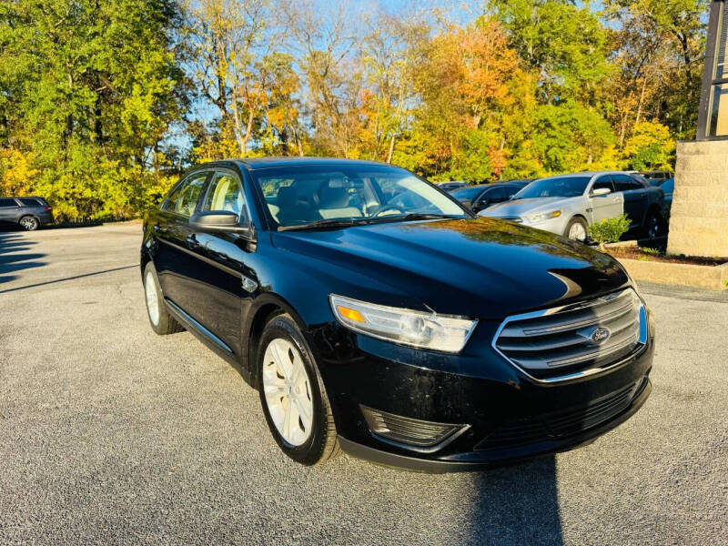 2017 Ford Taurus SE photo 3