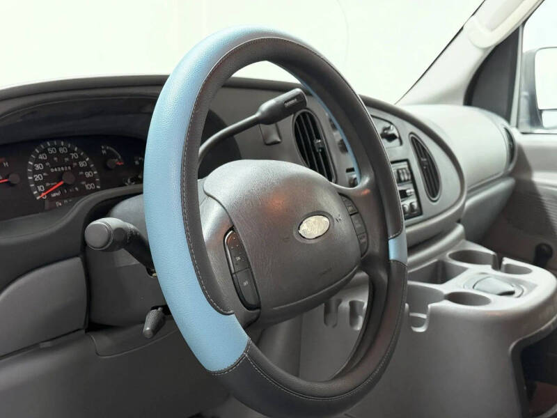 2003 Ford E-Series E-350 SD XL