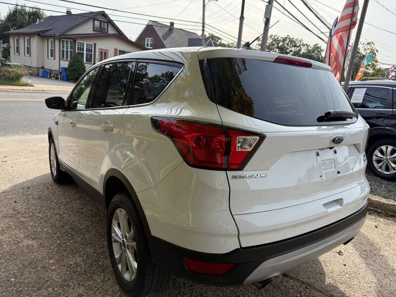 2019 Ford Escape SE
