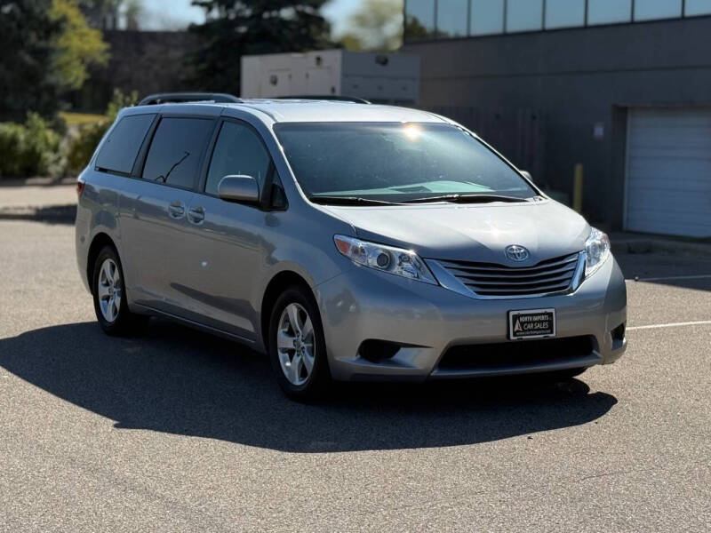 2017 Toyota Sienna LE 8-Passenger