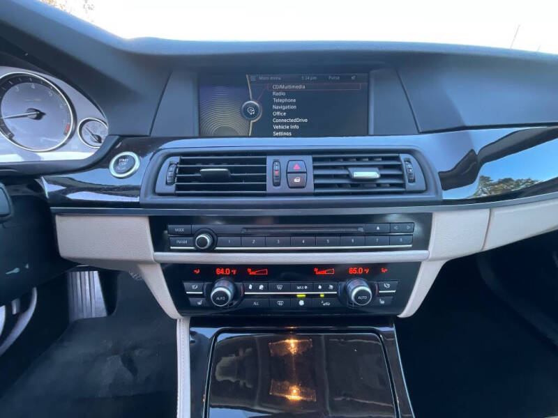 2011 BMW 5 Series 528i