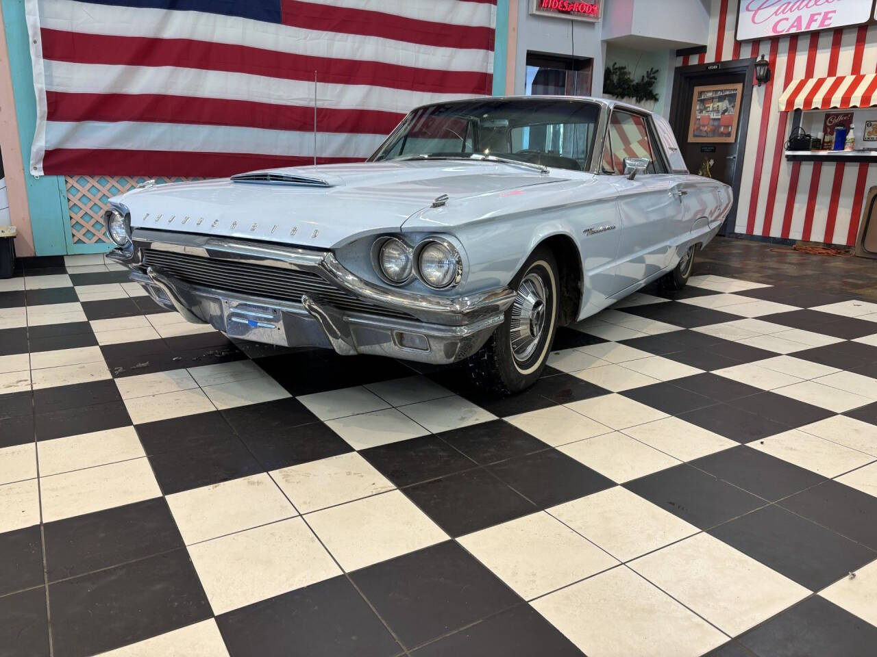 1964 Ford Thunderbird 9