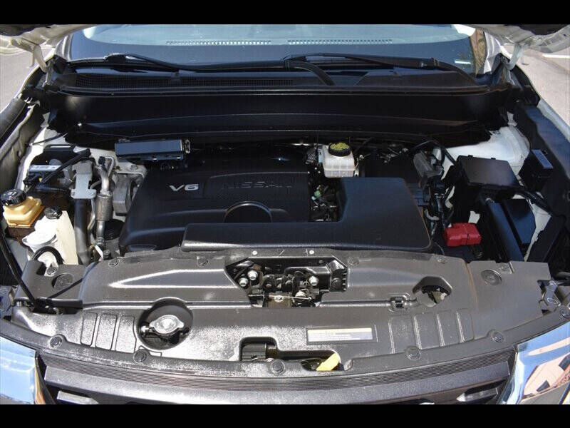 2017 Nissan Pathfinder SL