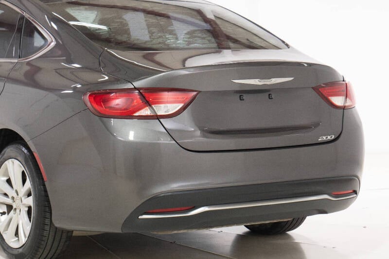 2015 Chrysler 200 Limited photo 18