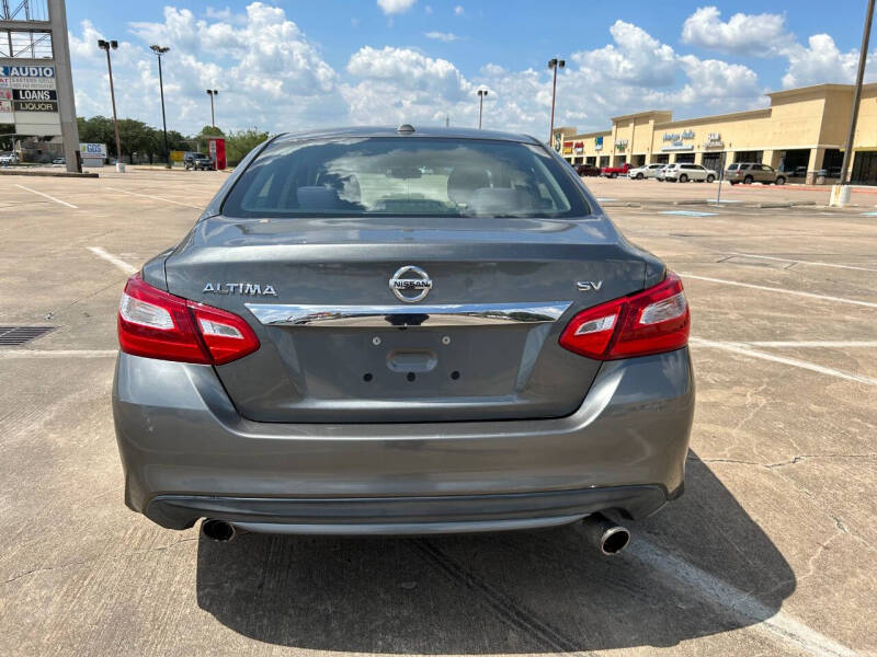 2017 Nissan Altima S photo 19