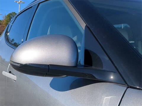 2024 Genesis GV60 Standard