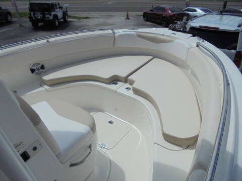 2017 Robalo R222