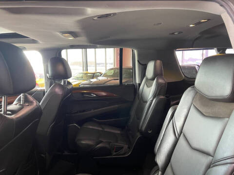 2018 Cadillac Escalade ESV Luxury