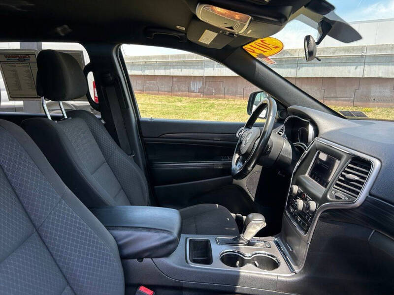 2019 Jeep Grand Cherokee Laredo E