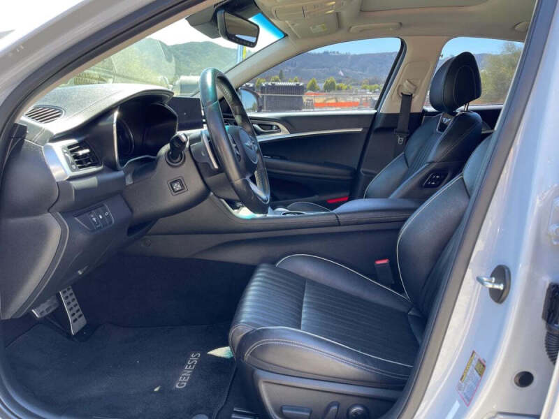 2022 Genesis G70