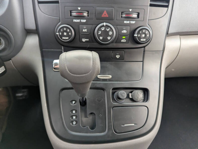 2011 Kia Sedona LX