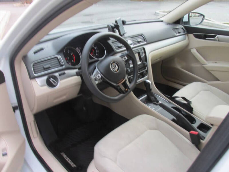 2017 Volkswagen Passat 1.8T S