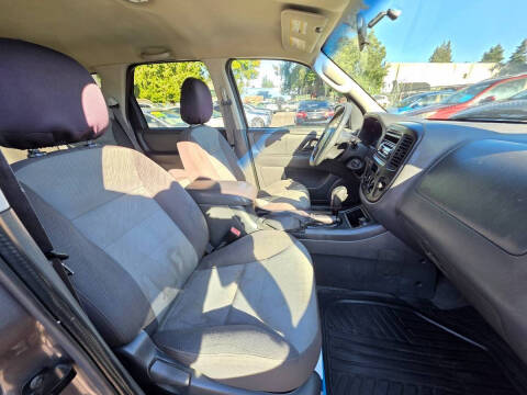 2005 Ford Escape XLS