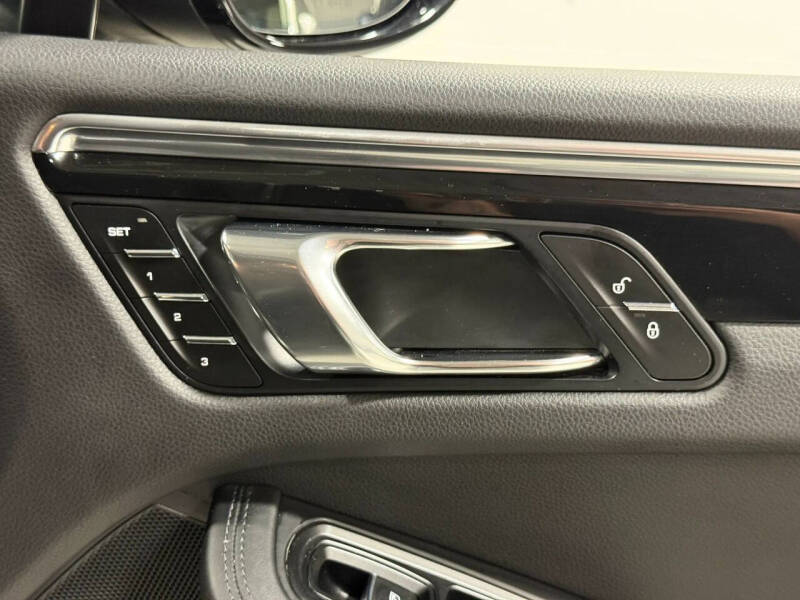 2016 Porsche Macan Turbo