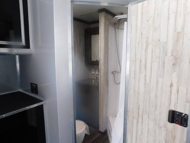 2025 Cargo Mate Eliminator SS 34' Full Bathroo