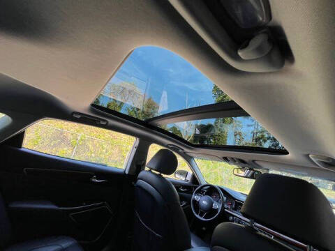 2017 Kia Cadenza Premium