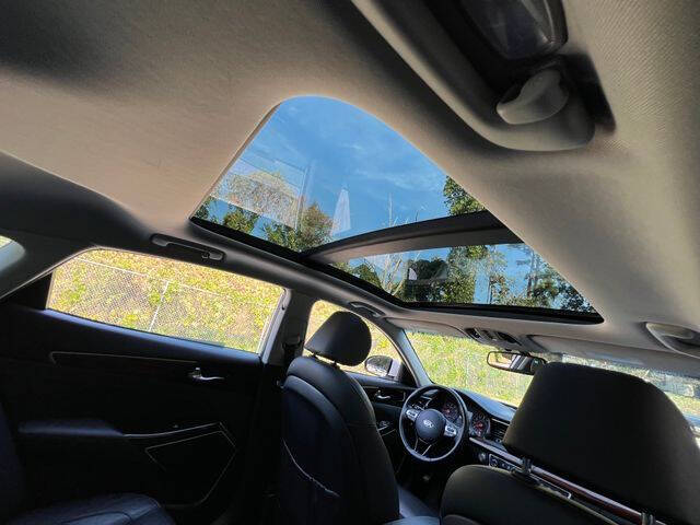 2017 Kia Cadenza Premium