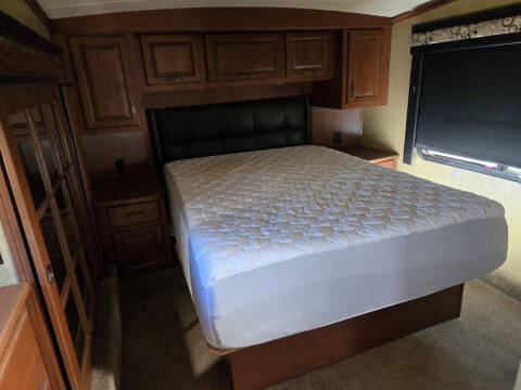 2013 Jayco M-3712 Seismic Toy H