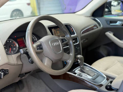 2011 Audi Q5 2.0T quattro Premium Plus