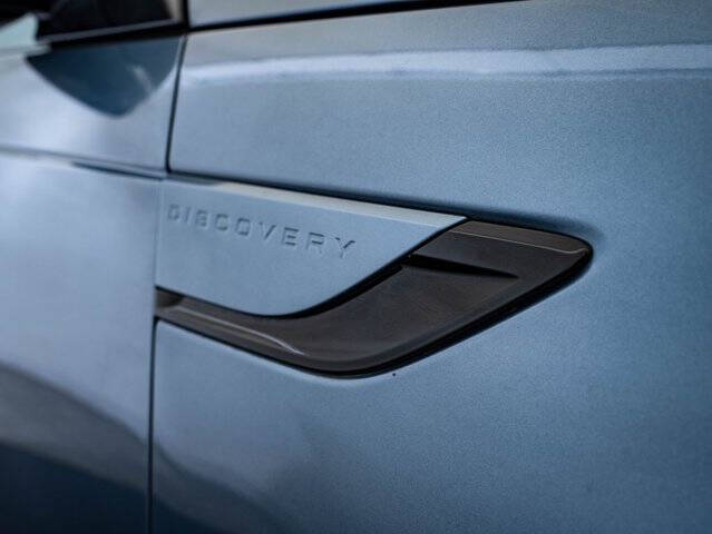 2023 Land Rover Discovery P300 S R-Dynamic