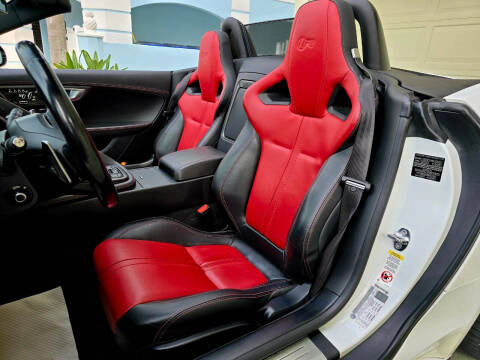 2016 Jaguar F-TYPE R