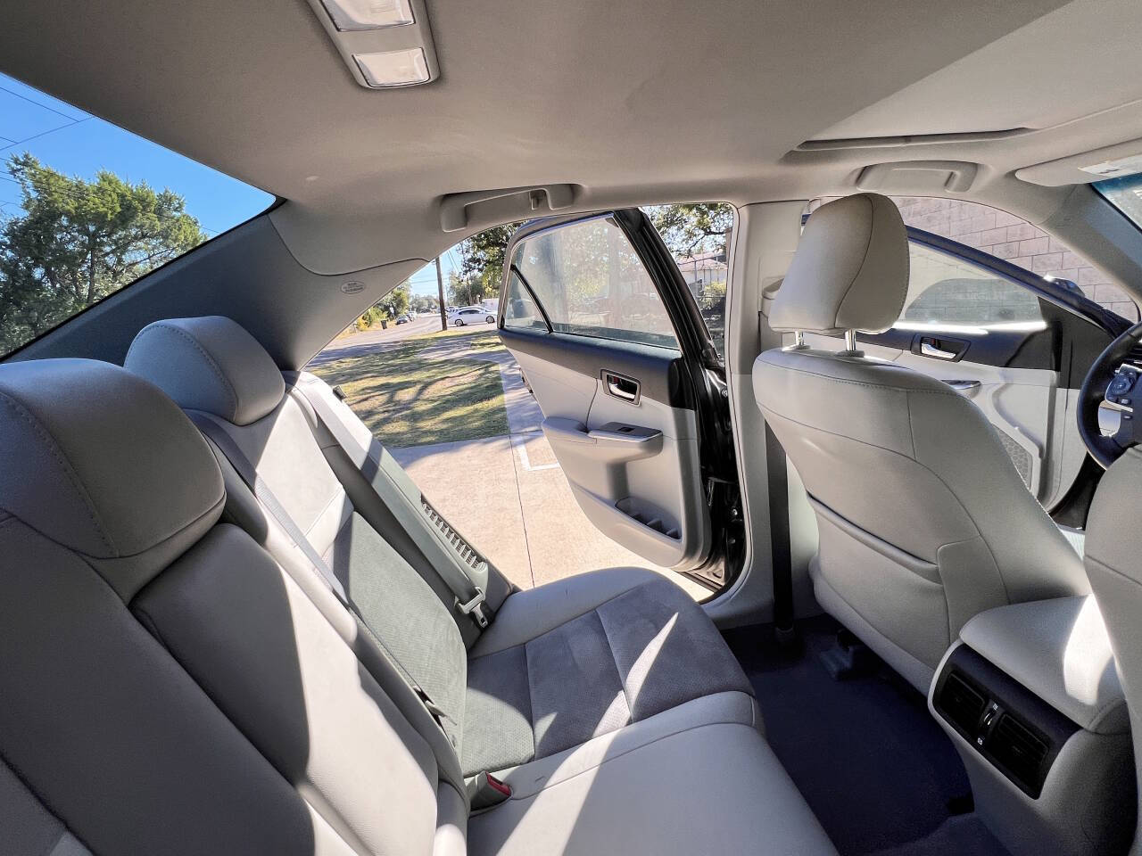 Used Car 2013 Toyota Camry Hybrid  Le 4dr Sedan For Sale Under $12,000 In Austin, Texas