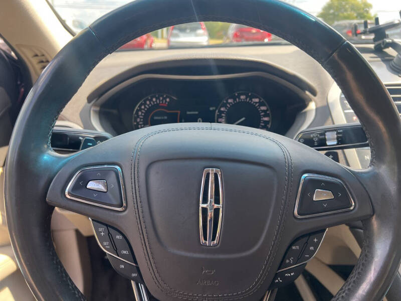 2017 Lincoln MKZ Select