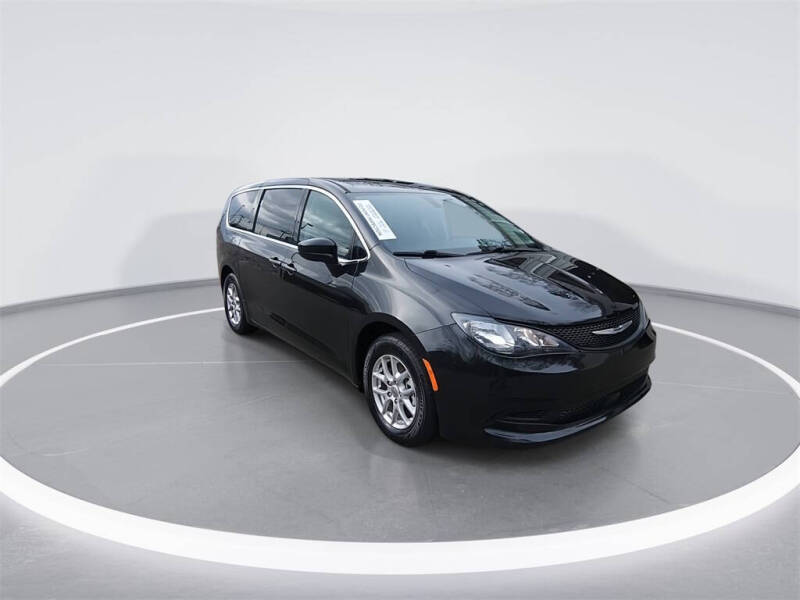 2022 Chrysler Voyager LX