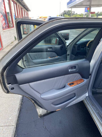 2000 Lexus LS 400