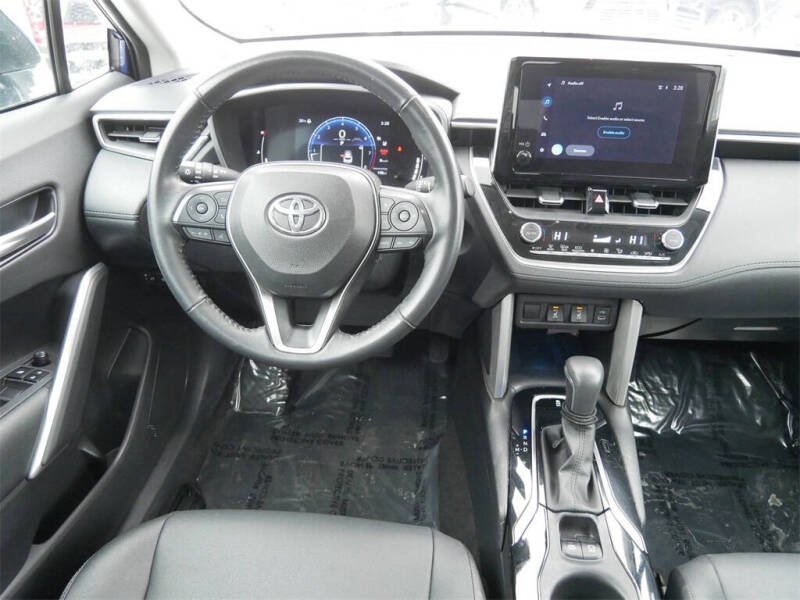 2023 Toyota Corolla Cross XLE