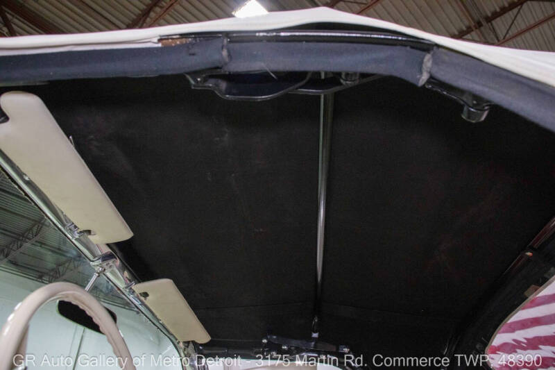 1957 Ford Thunderbird