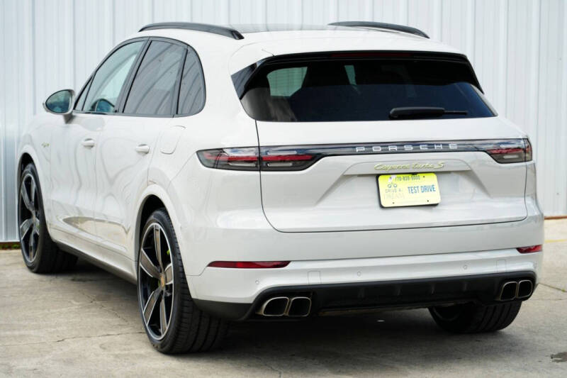 2022 Porsche Cayenne Turbo S E-Hybrid