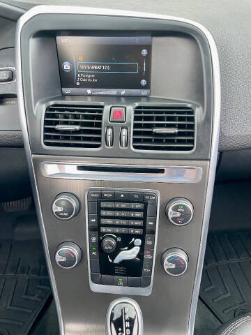 2015 Volvo XC60 T5 Drive-E Premier