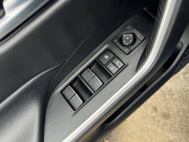 2023 Toyota RAV4 Hybrid SE