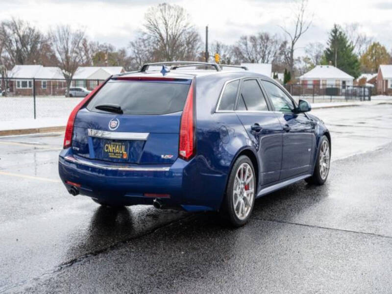 2014 Cadillac CTS-V Sport Wagon V's photo