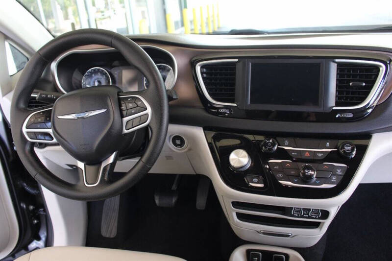 2021 Chrysler Voyager LXi