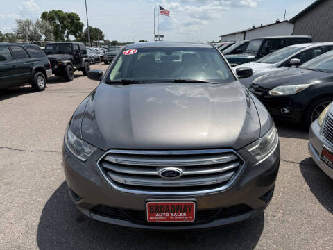2013 Ford Taurus SE