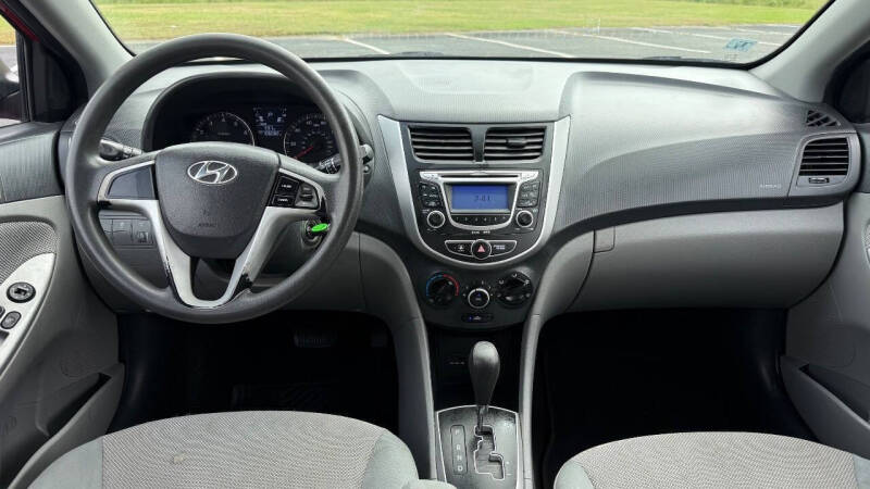 2013 Hyundai Accent GS
