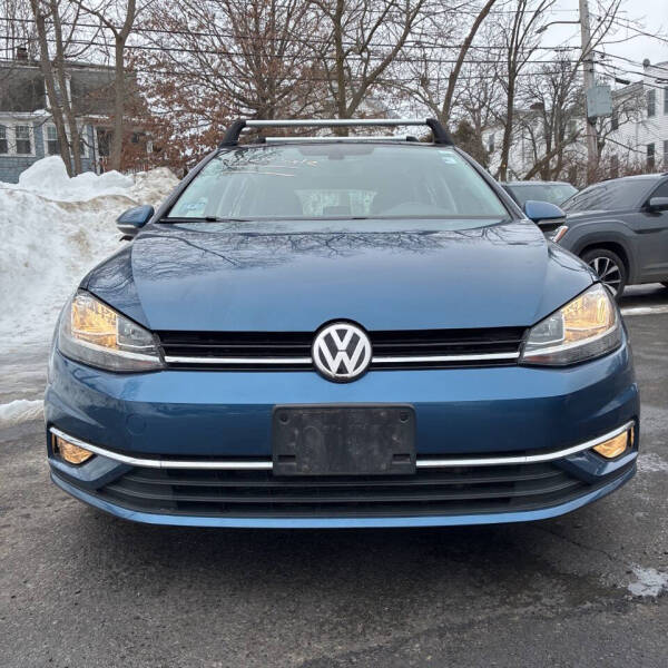 2019 Volkswagen Golf SE