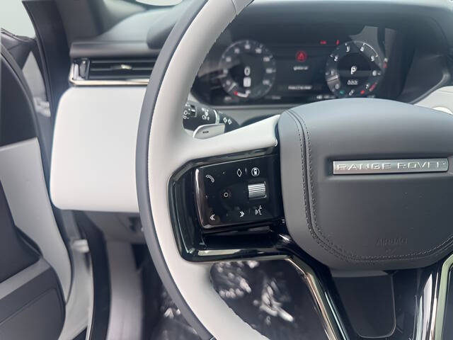 2026 Land Rover Range Rover Velar P400 Dynamic SE