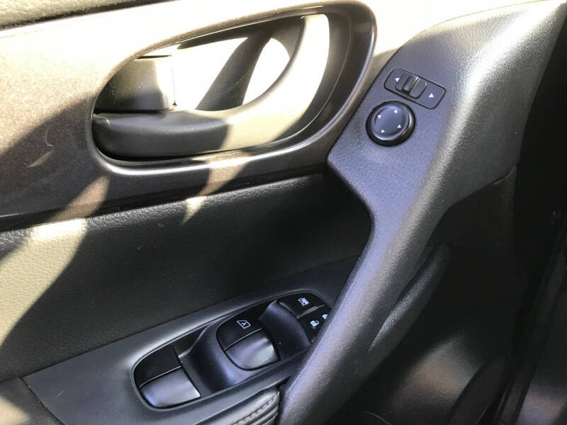 2020 Nissan Rogue S