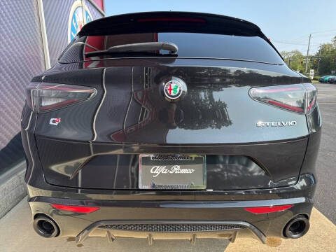 2025 Alfa Romeo Stelvio Intensa