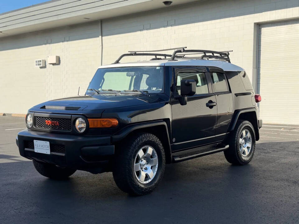 2007 Toyota FJ Cruiser Base's photo