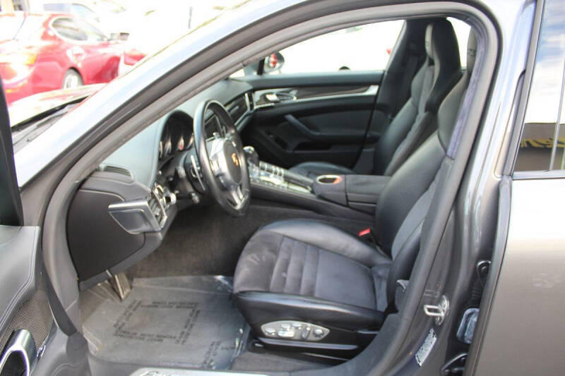 2015 Porsche Panamera GTS